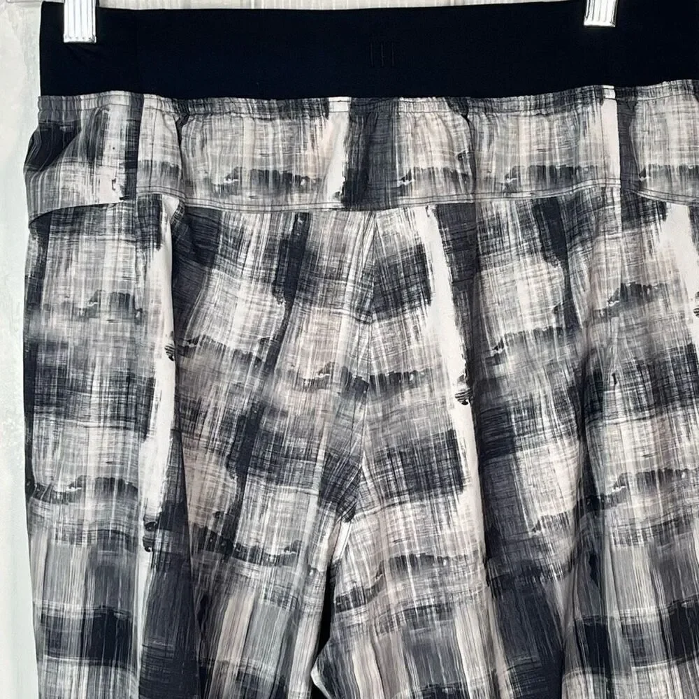 Lululemon Men’s Sz S Lightweight Athletic Shorts Gray Black